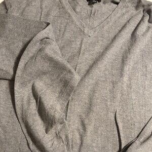 Uniqlo Men's Light Gray V-Neck Sweater